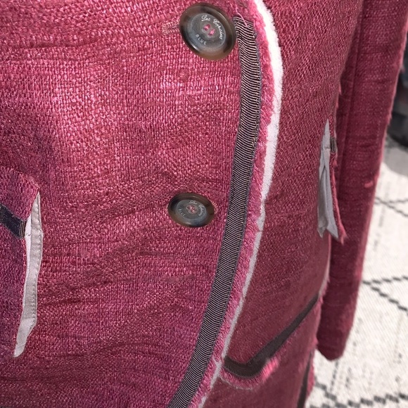 Beautiful Gently Loved Matching Jacket/Skirt Suit by Les Copains - Picture 3 of 16